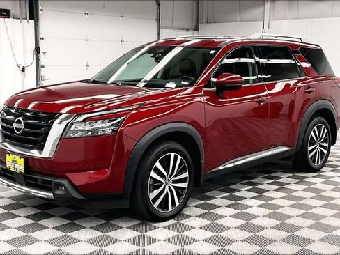 Used 2025 Nissan Pathfinder Platinum AWD/4WD image 12