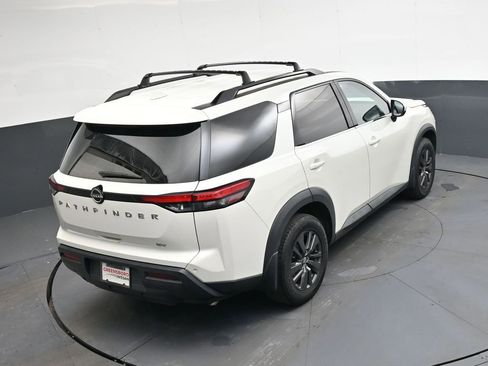 Used 2022 Nissan Pathfinder SV image 32