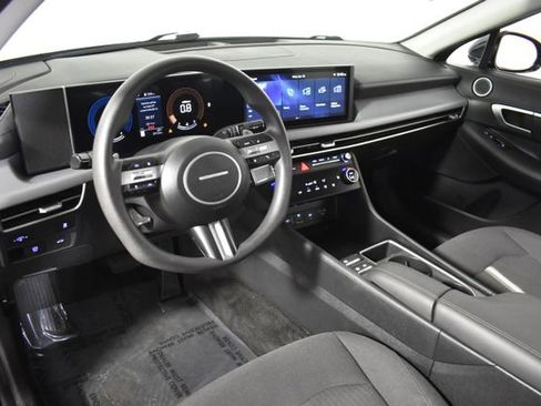 Used 2025 Hyundai Sonata SEL FWD image 13