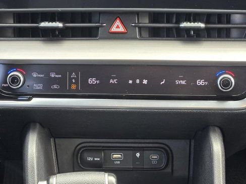Used 2024 Kia Sportage EX AWD/4WD image 38