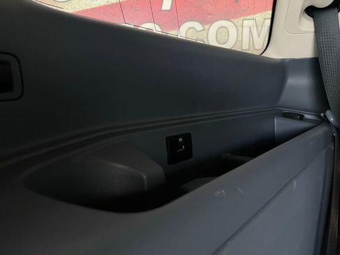 Used 2021 Lincoln Navigator Black Label w/ Cargo Convenience Package image 25