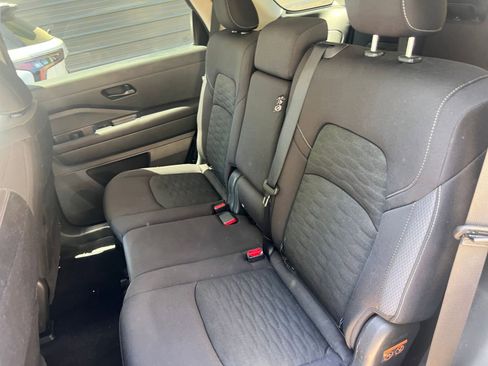 Used 2025 Nissan Pathfinder SV image 37