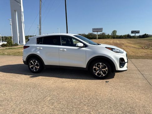 Used 2022 Kia Sportage LX FWD image 11