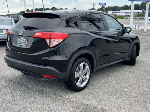 Used 2017 Honda HR-V EX image 3