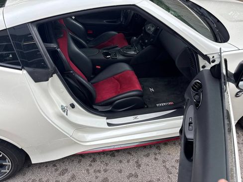 Used 2019 Nissan 370Z NISMO RWD image 11
