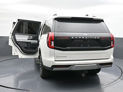 Used 2025 Ford Expedition Platinum w/ Driver's Package image 41