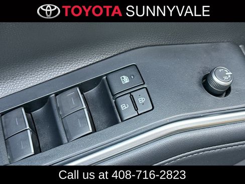 Used 2022 Toyota Highlander Limited image 17