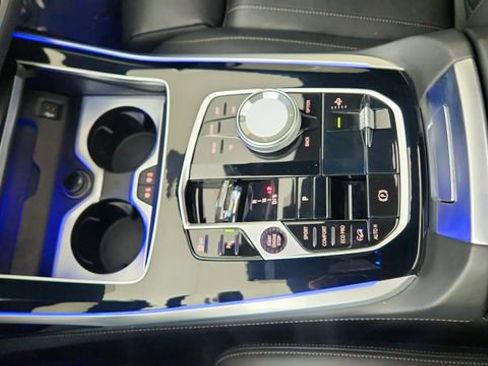 Used 2024 BMW X7 xDrive40i w/ Executive Package image 54