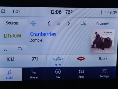 Used 2022 Ford Explorer XLT w/ Equipment Group 202A image 22