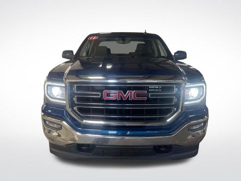 Used 2018 GMC Sierra 1500 SLE w/ SLE Value Package AWD/4WD image 9