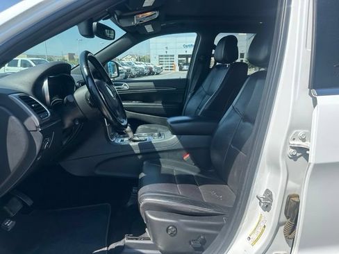 Used 2020 Jeep Grand Cherokee Limited w/ Luxury Group II AWD/4WD image 16