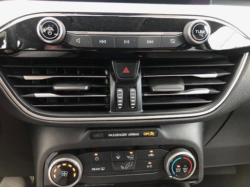 Used 2022 Ford Escape SE image 14