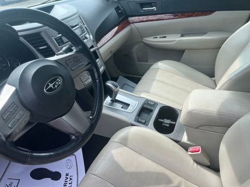 Used 2010 Subaru Outback 2.5i Limited AWD/4WD image 28