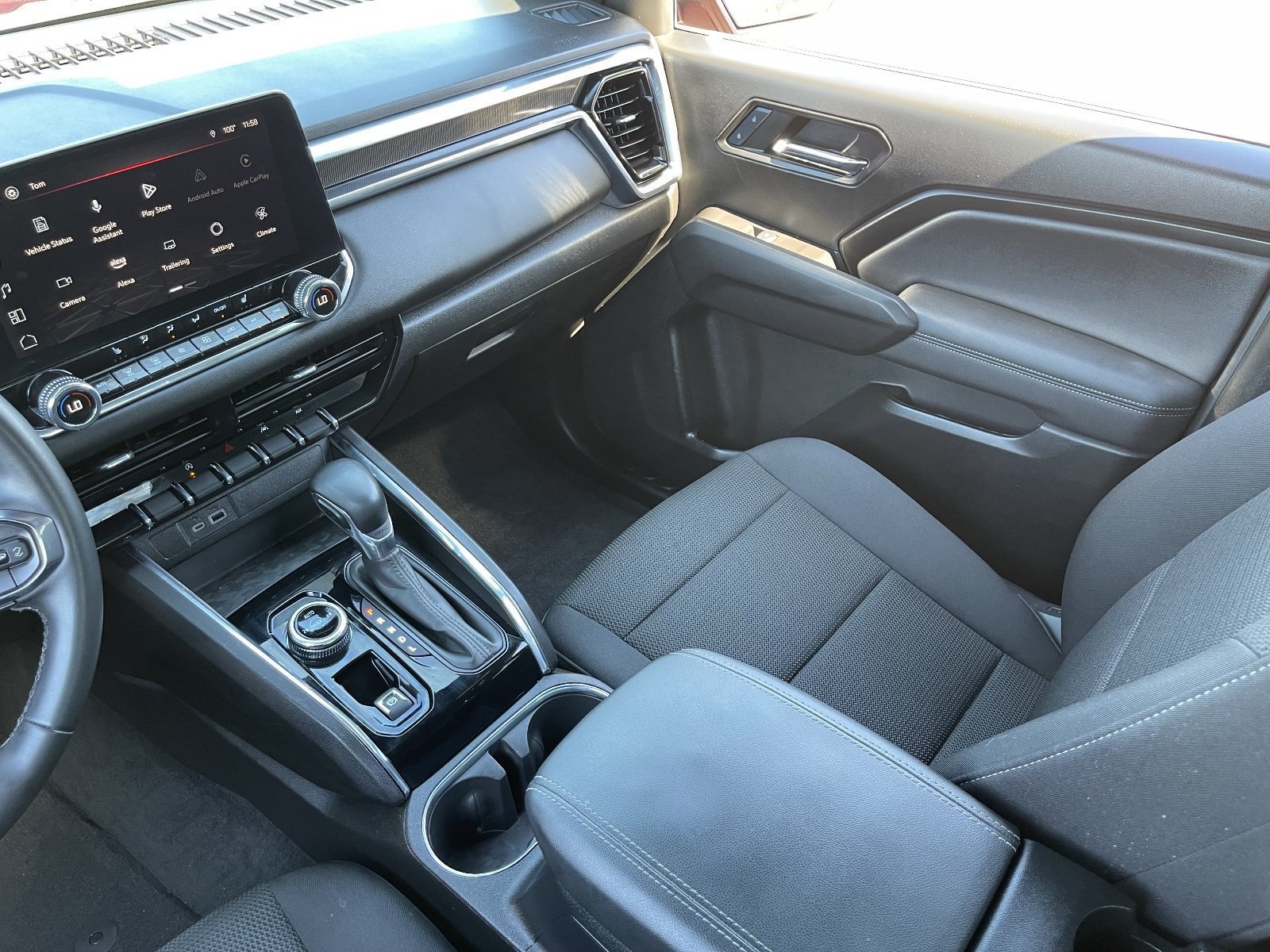 Used 2024 GMC Canyon Elevation w/ Convenience Package AWD/4WD image 17