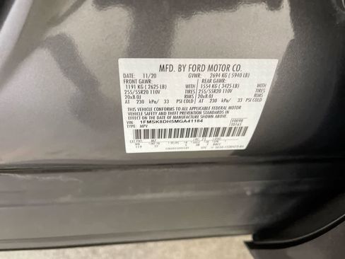 Used 2021 Ford Explorer XLT w/ Equipment Group 202A AWD/4WD image 29