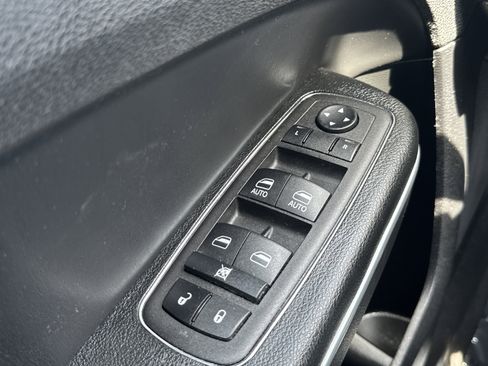 Used 2023 Chrysler 300 S RWD image 31