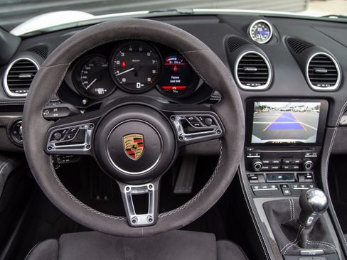 Certified 2021 Porsche 718 Boxster Spyder RWD image 8