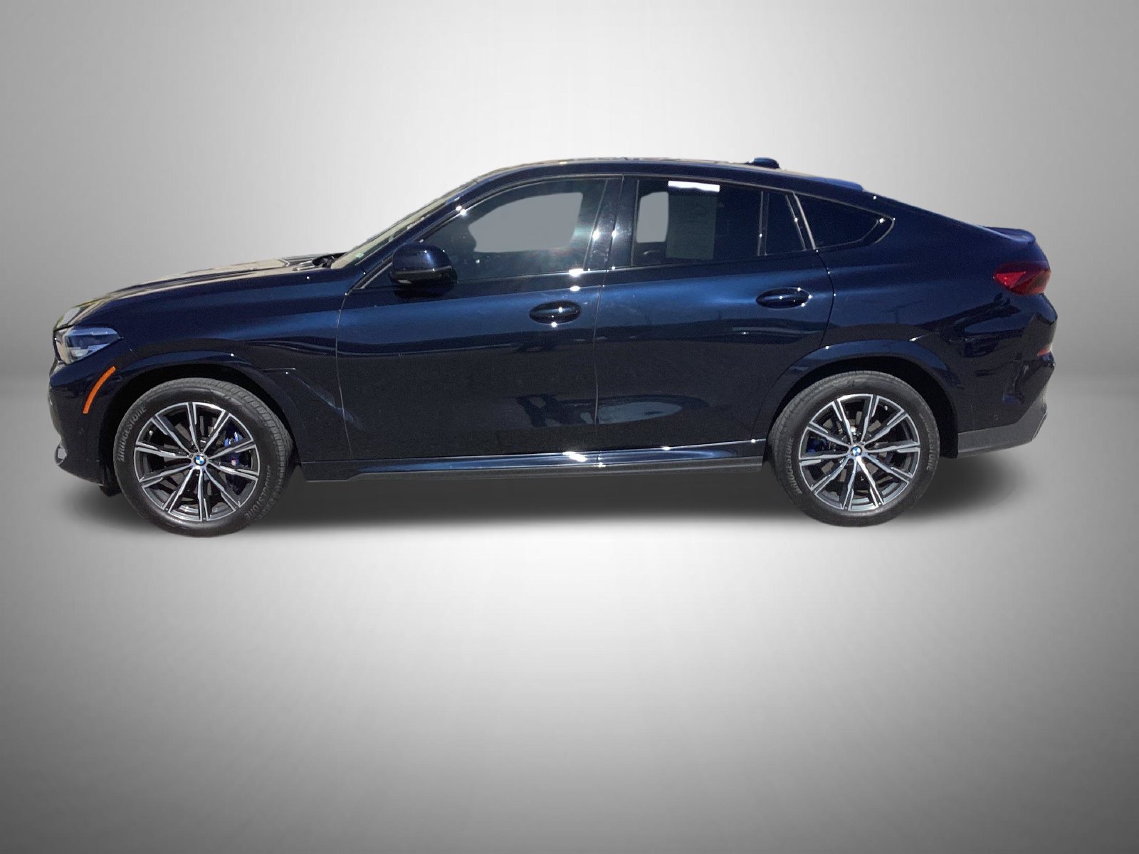 Used 2023 BMW X6 xDrive40i w/ M Sport Package AWD/4WD image 3