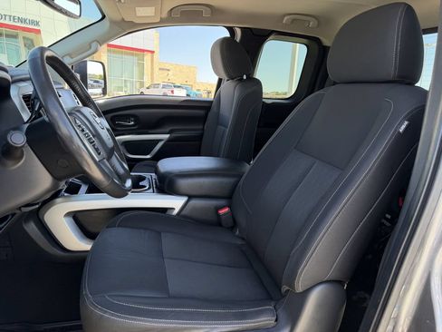 Used 2017 Nissan Titan SV AWD/4WD image 26