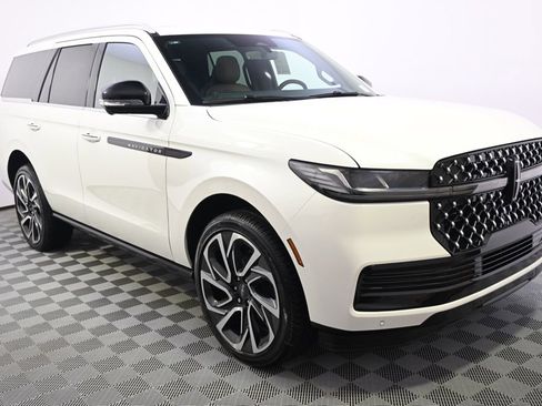 New 2026 Lincoln Navigator Black Label AWD/4WD image 8