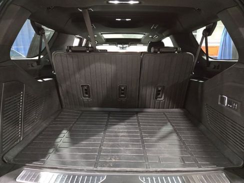 Used 2024 GMC Yukon XL Denali w/ Advanced Technology Package image 39