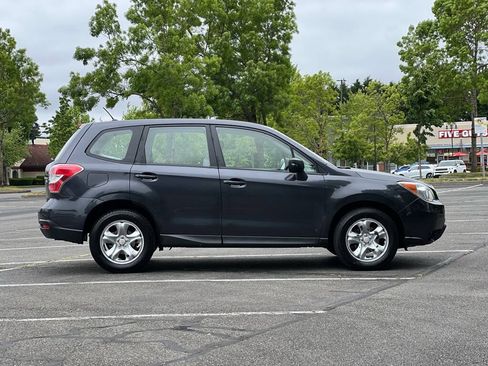 Used 2014 Subaru Forester 2.5i AWD/4WD image 6