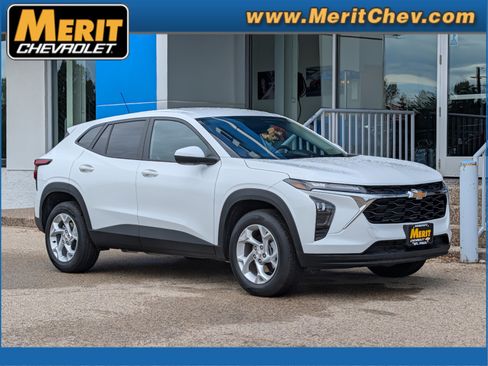Used 2026 Chevrolet Trax LS w/ LS Convenience Package FWD image 1
