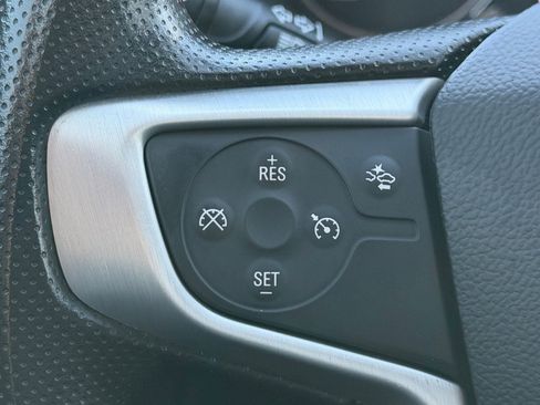 Used 2022 GMC Terrain SLE w/ Driver Convenience Package FWD image 17