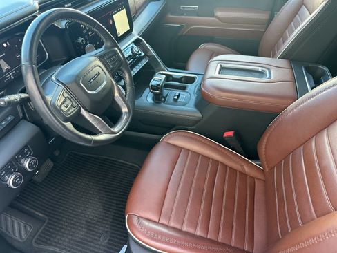 Used 2022 GMC Sierra 1500 Denali Ultimate AWD/4WD image 11