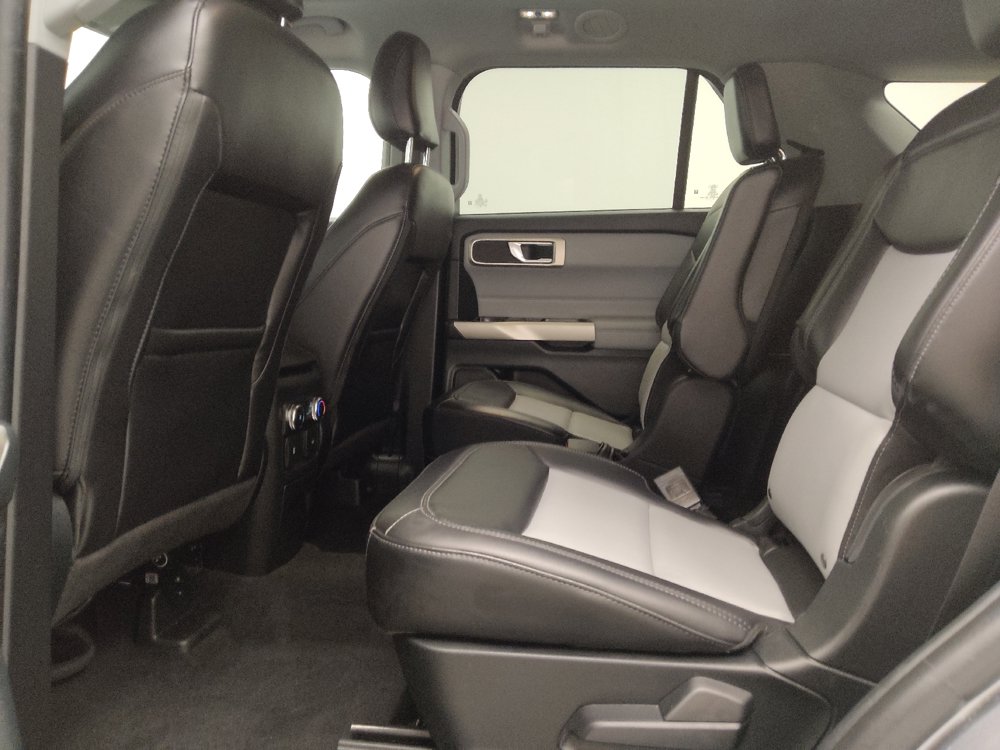 Used 2023 Ford Explorer XLT w/ Equipment Group 202A AWD/4WD image 18