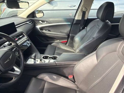 Used 2025 Genesis G70 2.5T RWD image 3