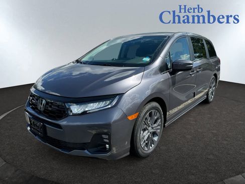 New 2026 Honda Odyssey Touring image 10
