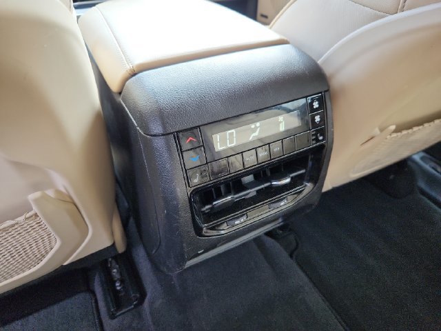 Used 2021 Jeep Grand Cherokee L Limited AWD/4WD image 17