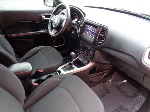 Used 2019 Jeep Compass Sport FWD image 13