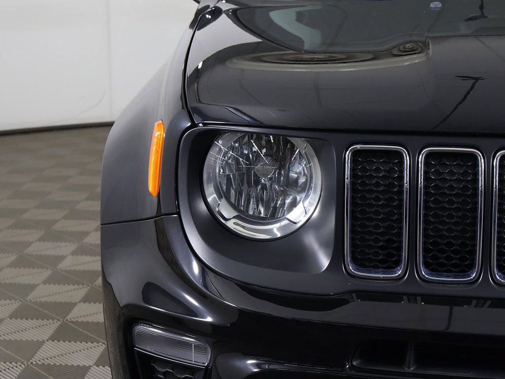 Used 2019 Jeep Renegade Latitude AWD/4WD image 10