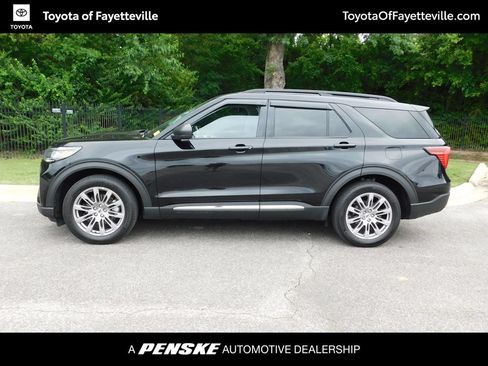 Used 2025 Ford Explorer Active w/ Active Comfort Package AWD/4WD image 2