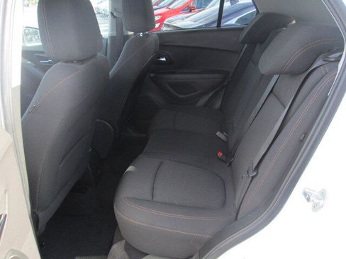 Used 2017 Chevrolet Trax LT AWD/4WD image 11