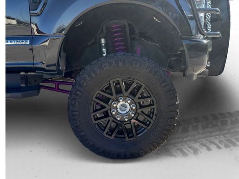 Used 2022 Ford F350 Lariat w/ Black Appearance Package image 27