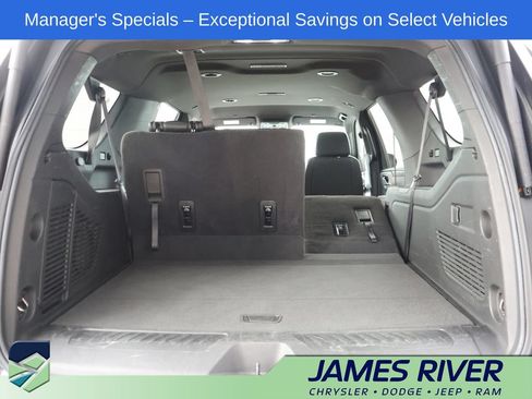 Used 2024 Chevrolet Suburban LT AWD/4WD image 15