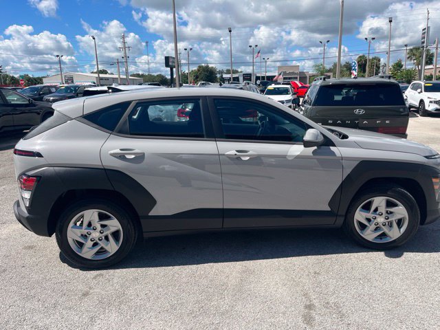 Used 2024 Hyundai Kona SE FWD image 14