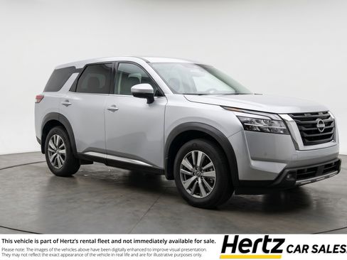 Used 2025 Nissan Pathfinder SV image 1