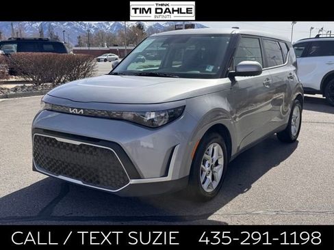 Used 2025 Kia Soul LX w/ LX Technology Package FWD image 5