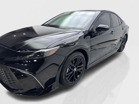 Used 2025 Toyota Camry SE w/ Multimedia Upgrade Package FWD image 11