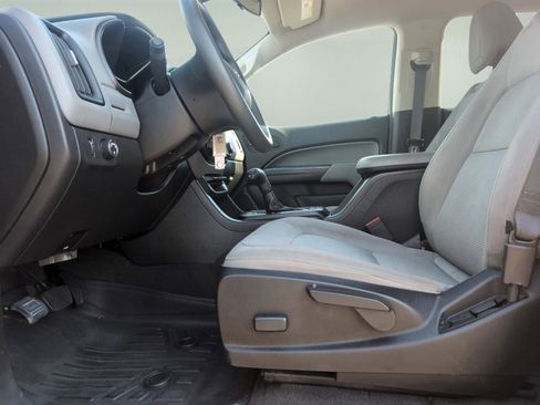 Used 2020 Chevrolet Colorado W/T image 11