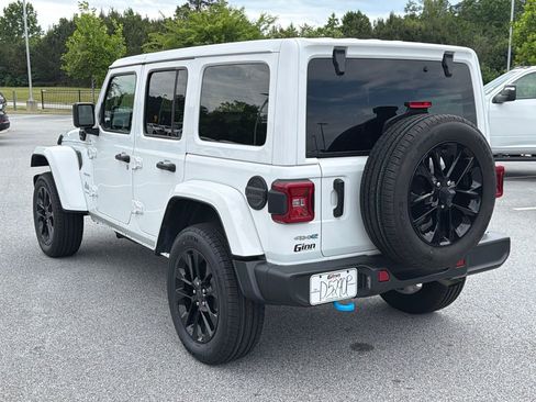 Used 2024 Jeep Wrangler Unlimited Sahara AWD/4WD image 5