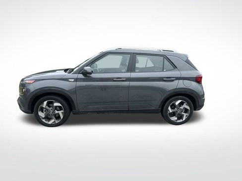 Used 2025 Hyundai Venue SEL FWD image 4
