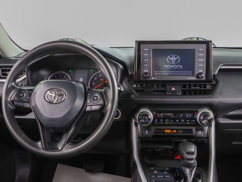 Used 2021 Toyota RAV4 XLE FWD image 17