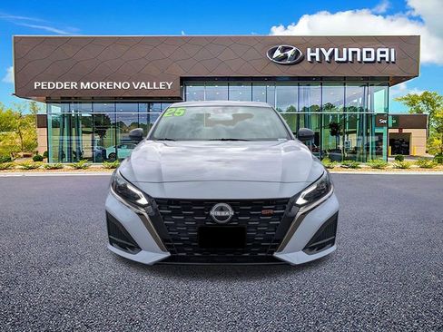 Used 2025 Nissan Altima 2.5 SR image 8