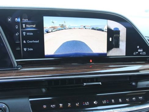 Used 2023 Cadillac Escalade Premium Luxury AWD/4WD image 29