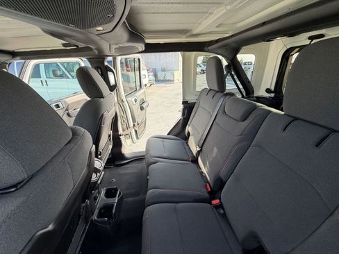 Used 2025 Jeep Wrangler Unlimited Rubicon image 39